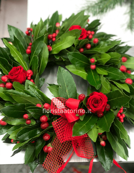 Coroncina di alloro bacche e roselline rosse